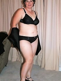 Young-looking old mistresses are playing themselves